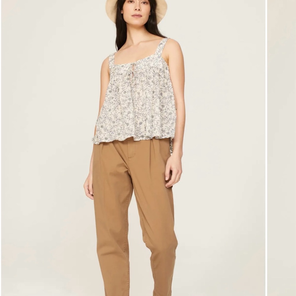 XiRENA Kyra top in White blossom size M